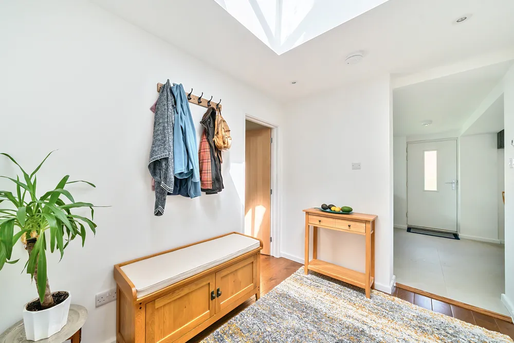 Halls Farm Close, Winchester, SO22