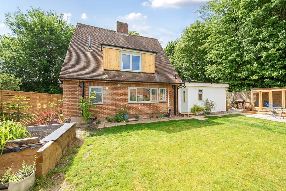 Halls Farm Close, Winchester, SO22