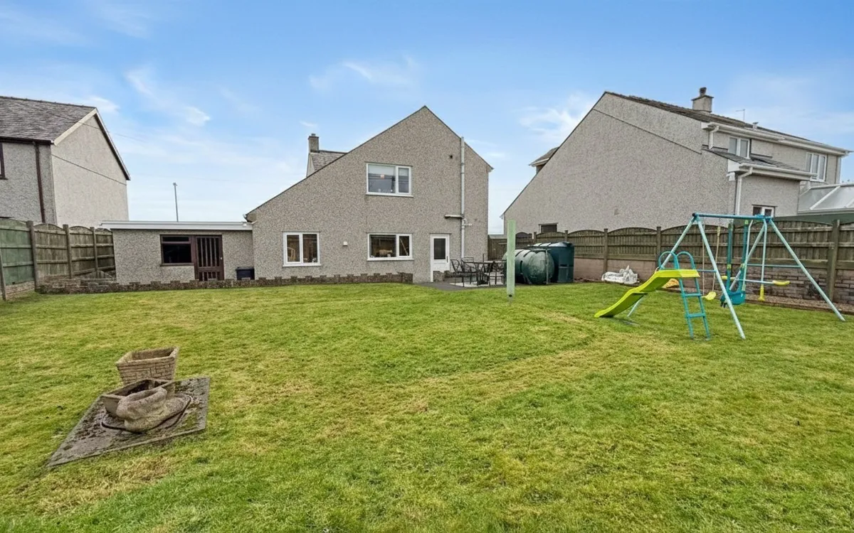 Llanbedrgoch, Isle of Anglesey, LL76