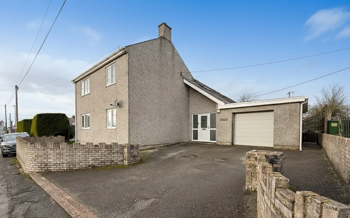 Llanbedrgoch, Isle of Anglesey, LL76