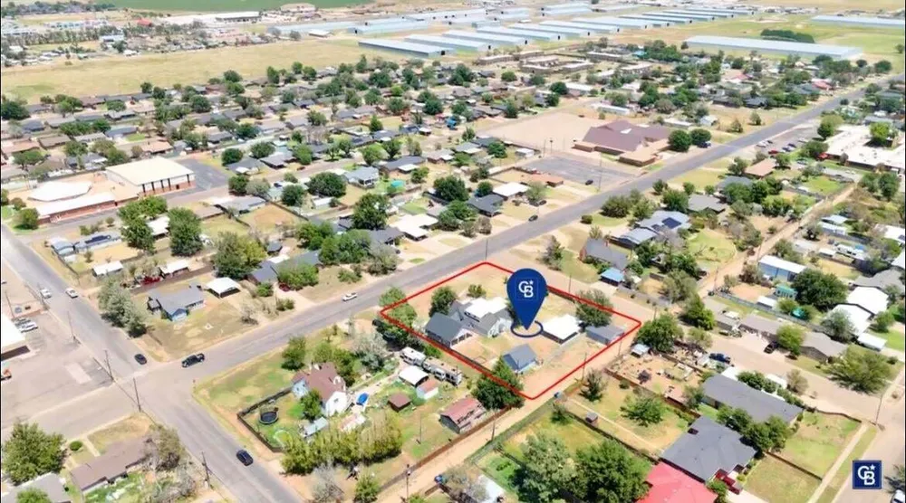 304 Cactus Dr, Levelland, TX 79336