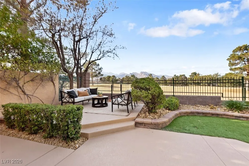 1333 Fox Acres Dr, Las Vegas, NV 89134