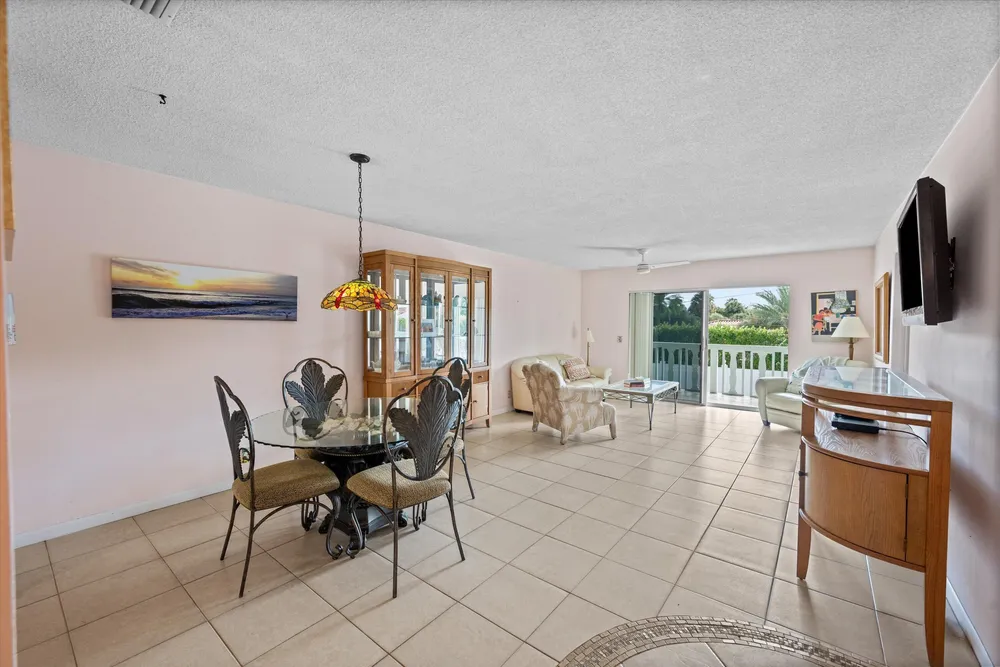 421 S Lakeside Dr, Lake Worth Beach, FL 33460
