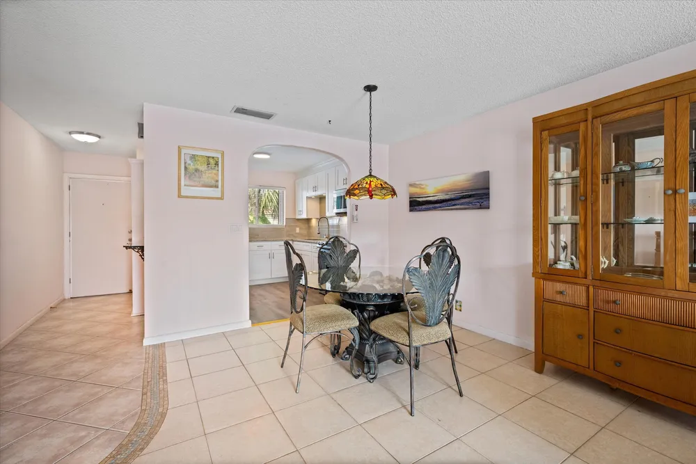 421 S Lakeside Dr, Lake Worth Beach, FL 33460