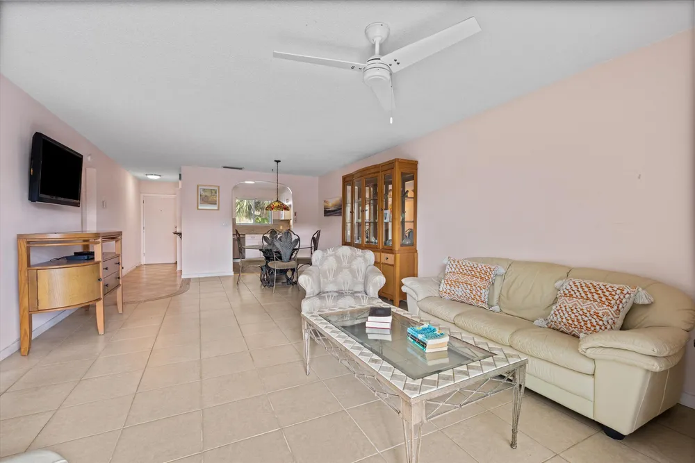 421 S Lakeside Dr, Lake Worth Beach, FL 33460