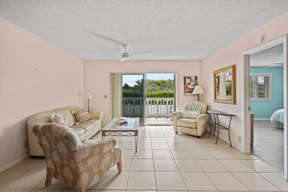 421 S Lakeside Dr, Lake Worth Beach, FL 33460