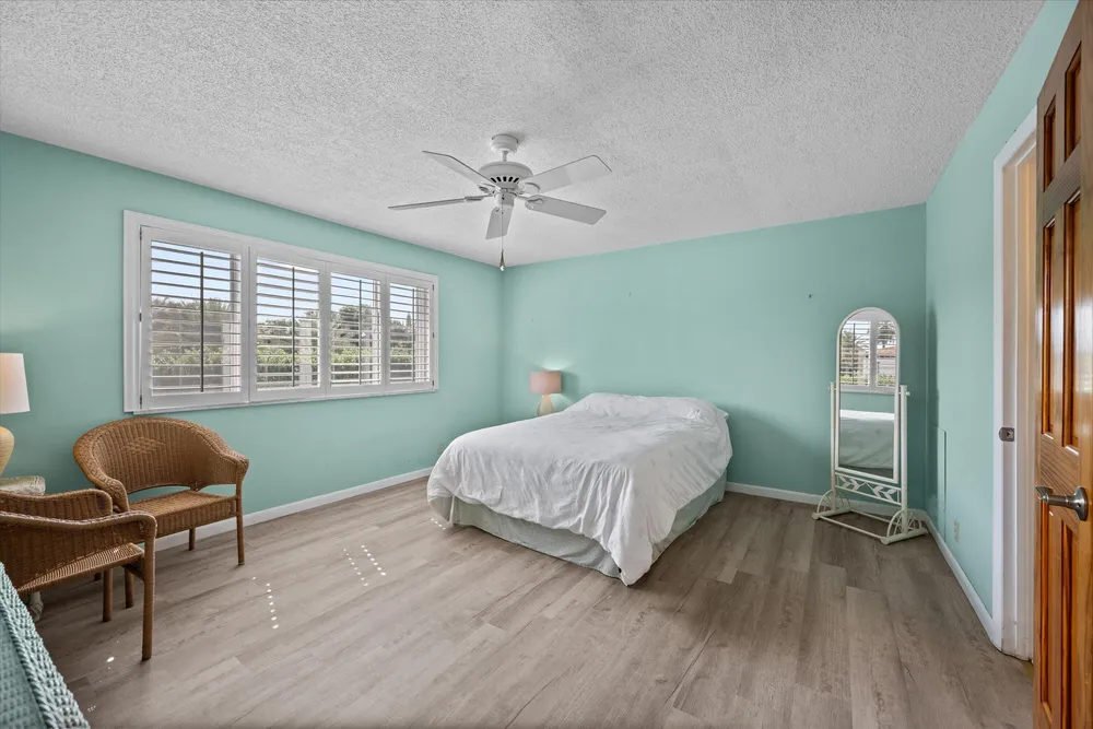 421 S Lakeside Dr, Lake Worth Beach, FL 33460