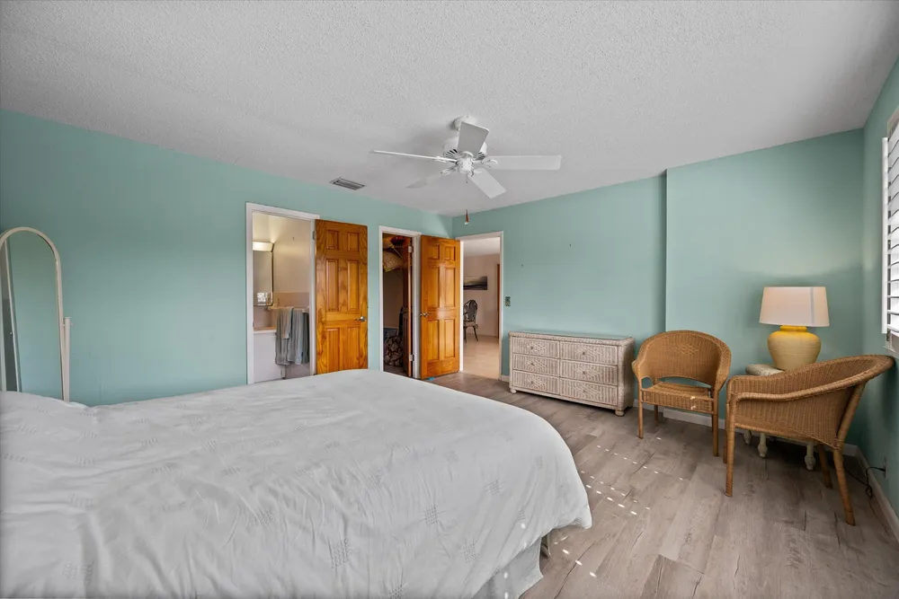 421 S Lakeside Dr, Lake Worth Beach, FL 33460