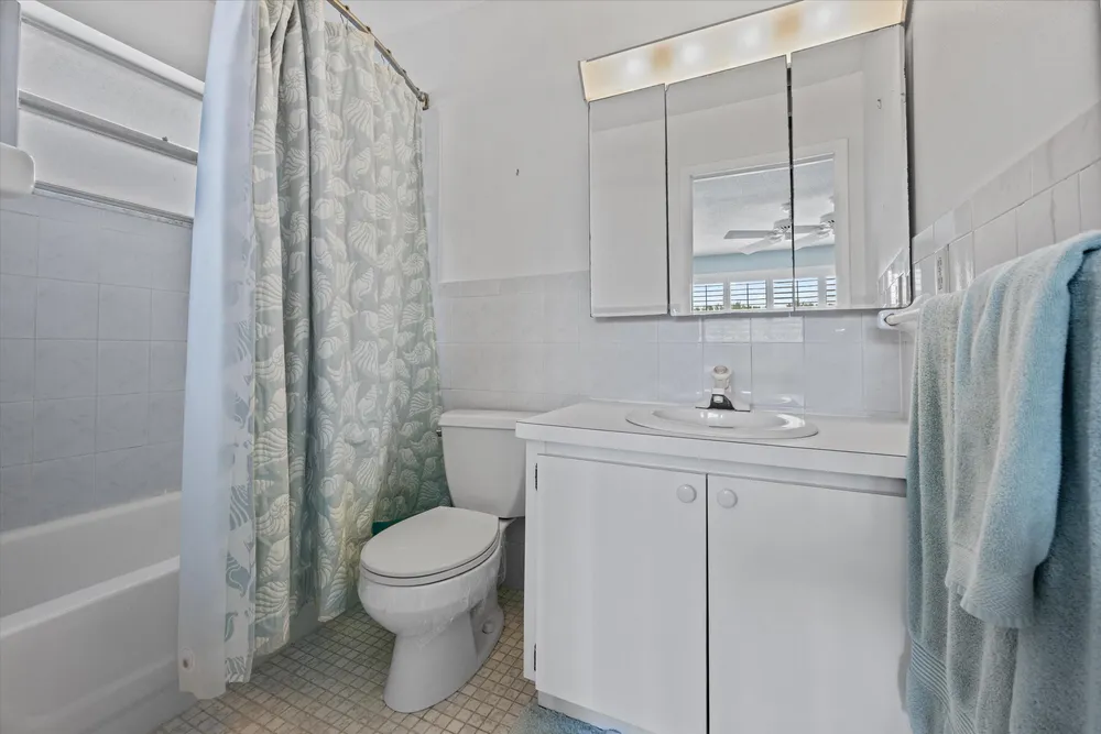 421 S Lakeside Dr, Lake Worth Beach, FL 33460