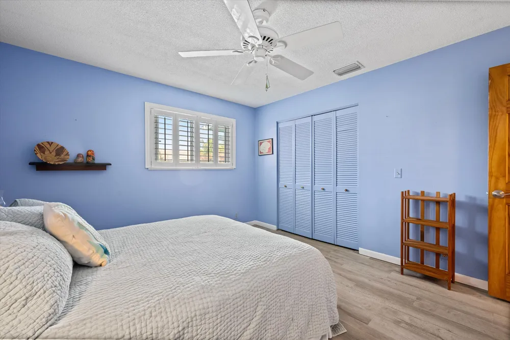 421 S Lakeside Dr, Lake Worth Beach, FL 33460