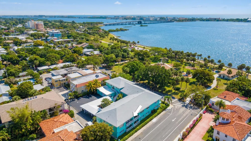421 S Lakeside Dr, Lake Worth Beach, FL 33460