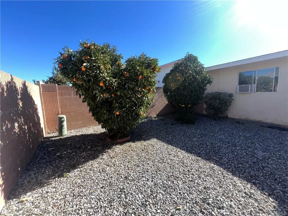 1598 W Wesley Pl, Hemet, CA 92543