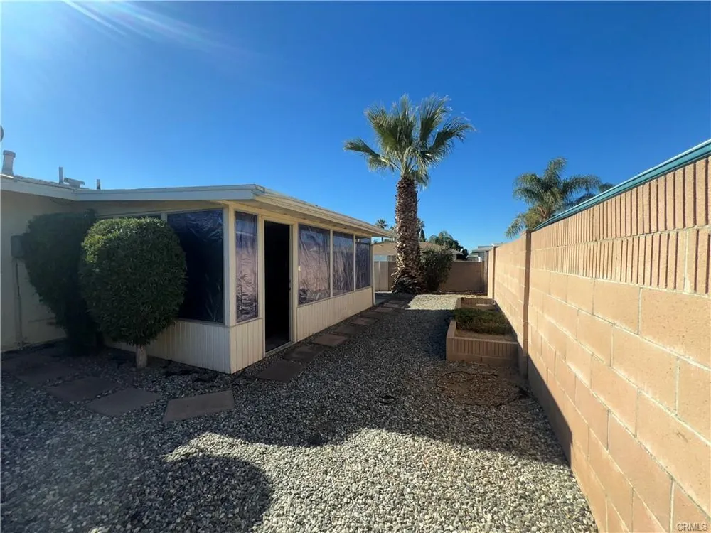 1598 W Wesley Pl, Hemet, CA 92543