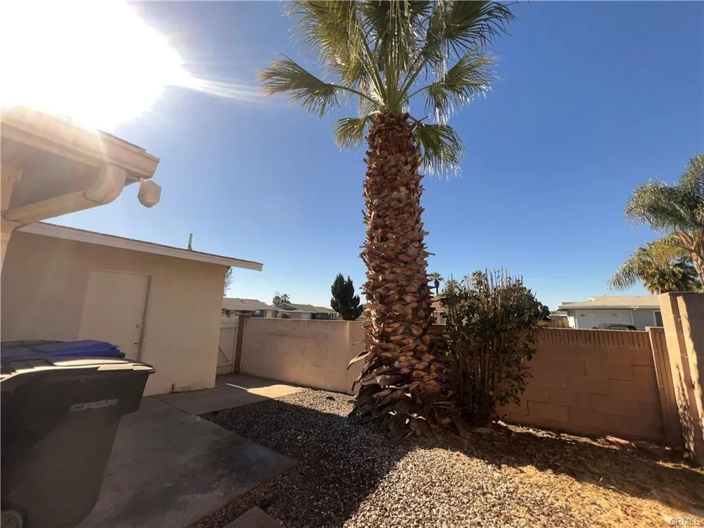 1598 W Wesley Pl, Hemet, CA 92543