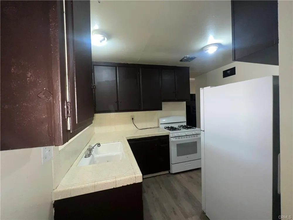 1598 W Wesley Pl, Hemet, CA 92543