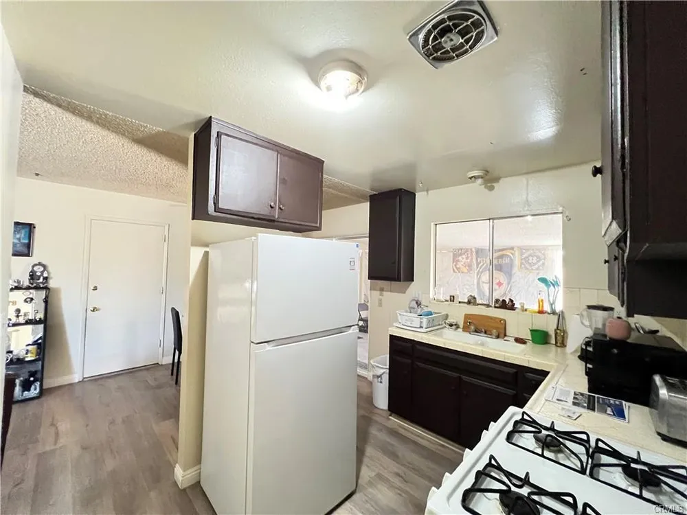 1598 W Wesley Pl, Hemet, CA 92543