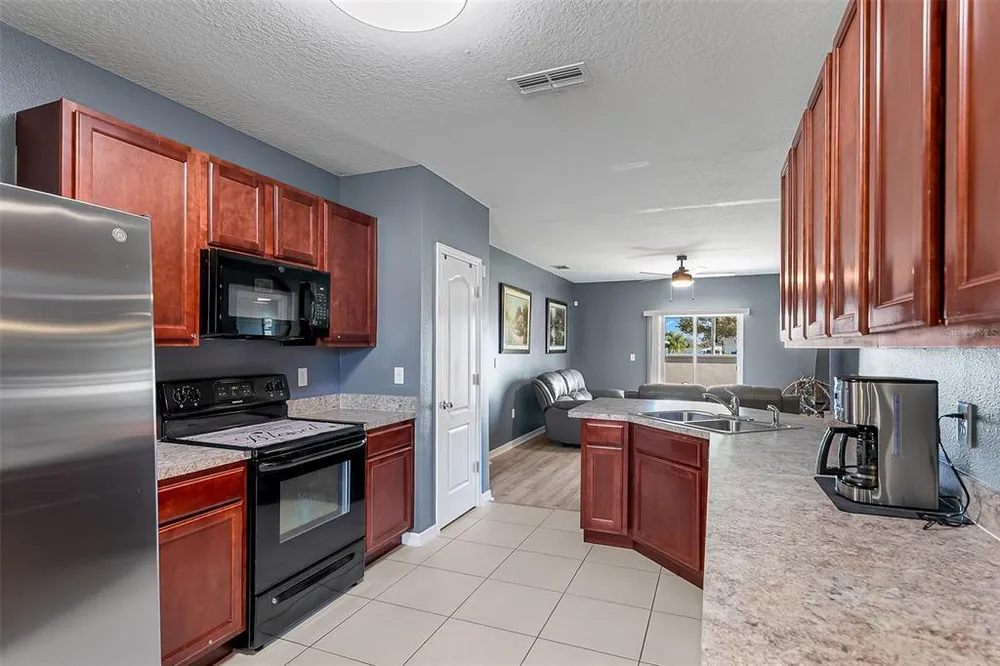 1108 Brenton Manor Dr, Winter Haven, FL 33881