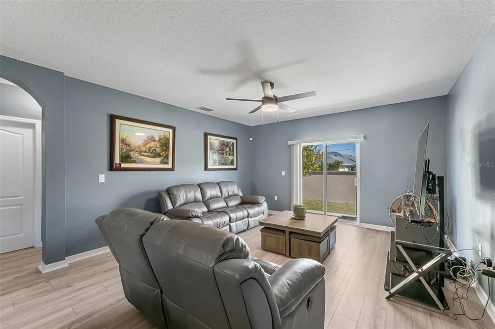 1108 Brenton Manor Dr, Winter Haven, FL 33881