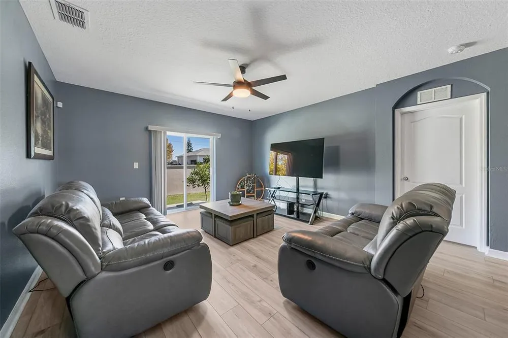 1108 Brenton Manor Dr, Winter Haven, FL 33881
