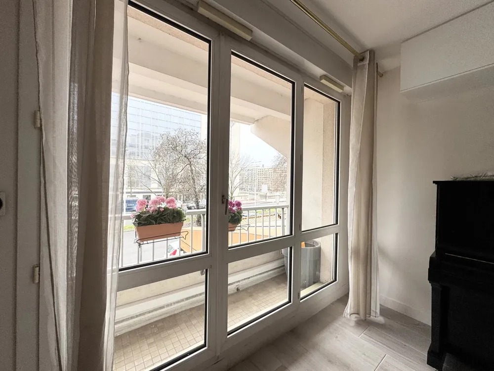 Issy-les-Moulineaux, 92130, France