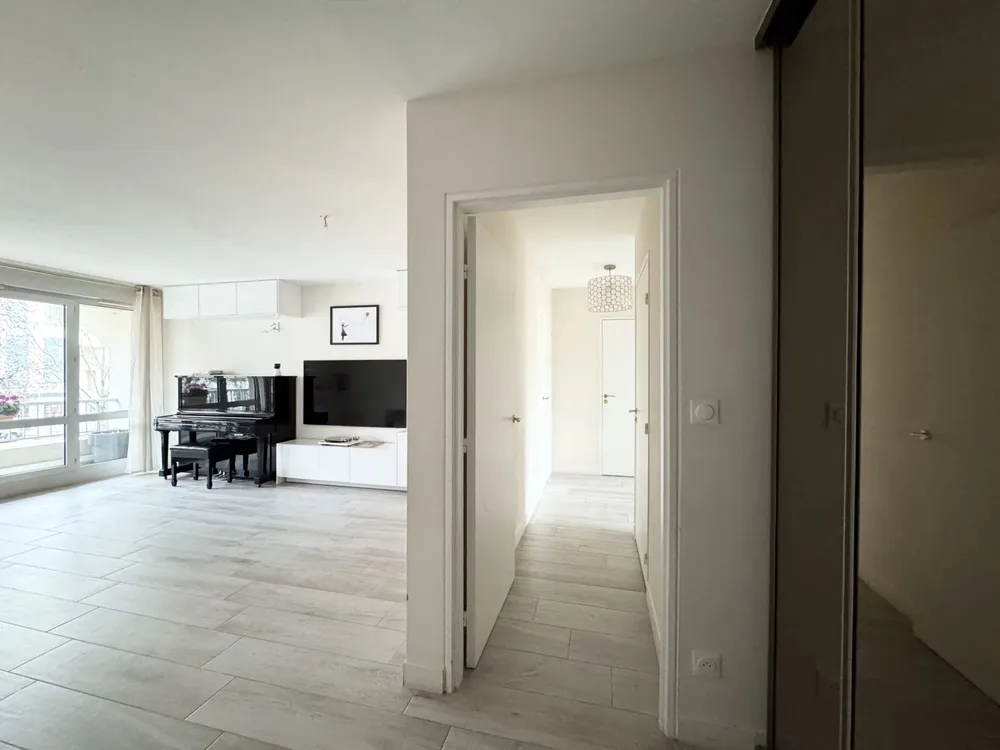 Issy-les-Moulineaux, 92130, France
