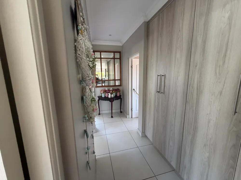 South Africa, Western Cape, Dana Bay, P. Pulchra Street, 8