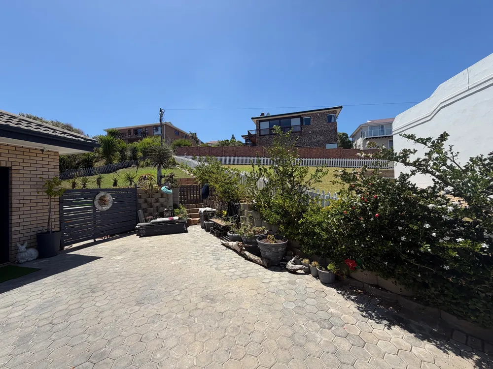 South Africa, Western Cape, Dana Bay, P. Pulchra Street, 8