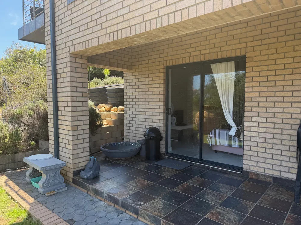South Africa, Western Cape, Dana Bay, P. Pulchra Street, 8