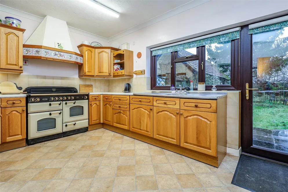 Property carousel item 4