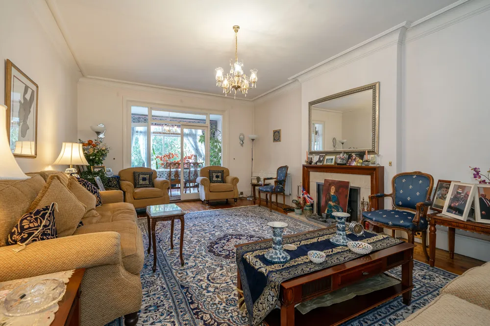 Gunnersbury Avenue, Ealing, W5