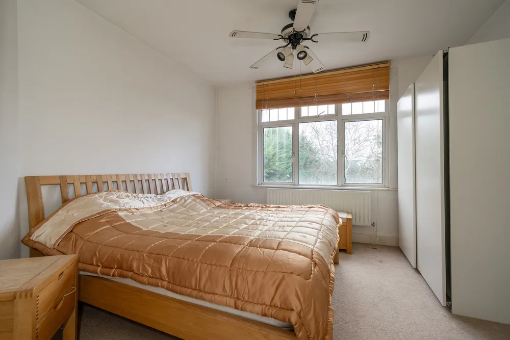 Gunnersbury Avenue, Ealing, W5