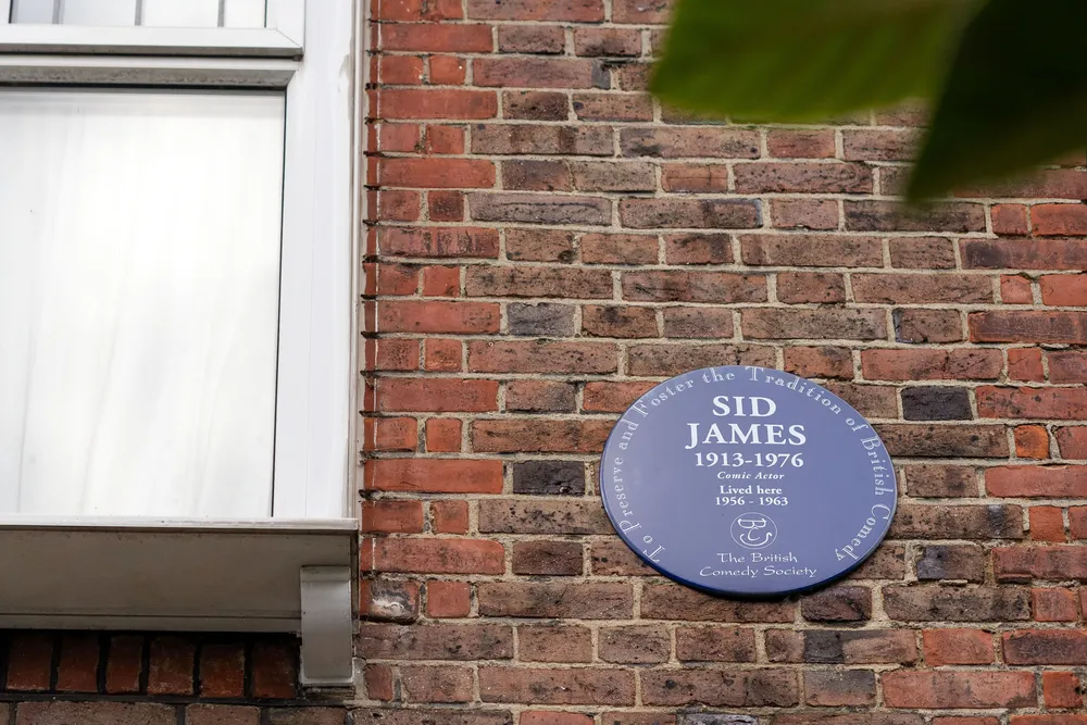 Gunnersbury Avenue, Ealing, W5