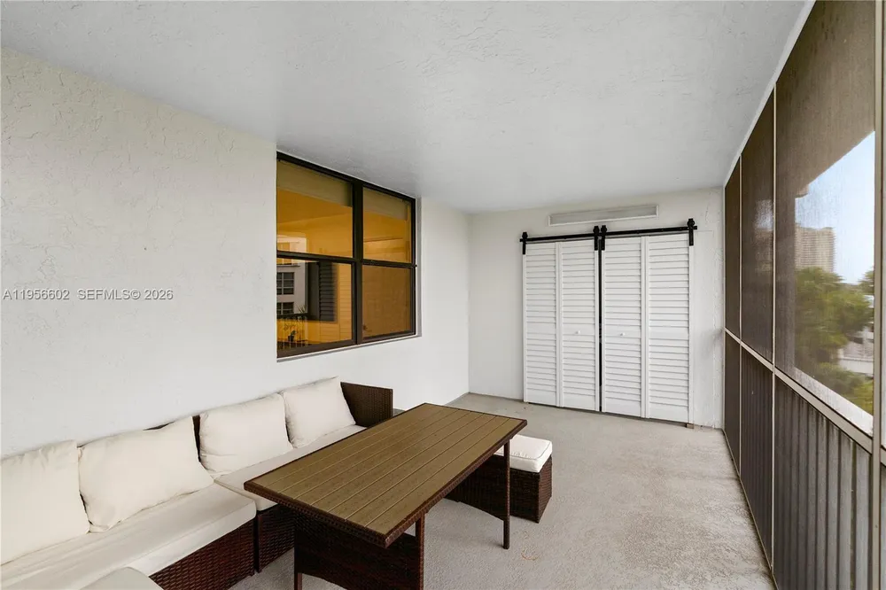 3440 NE 192nd St, Aventura, FL 33180