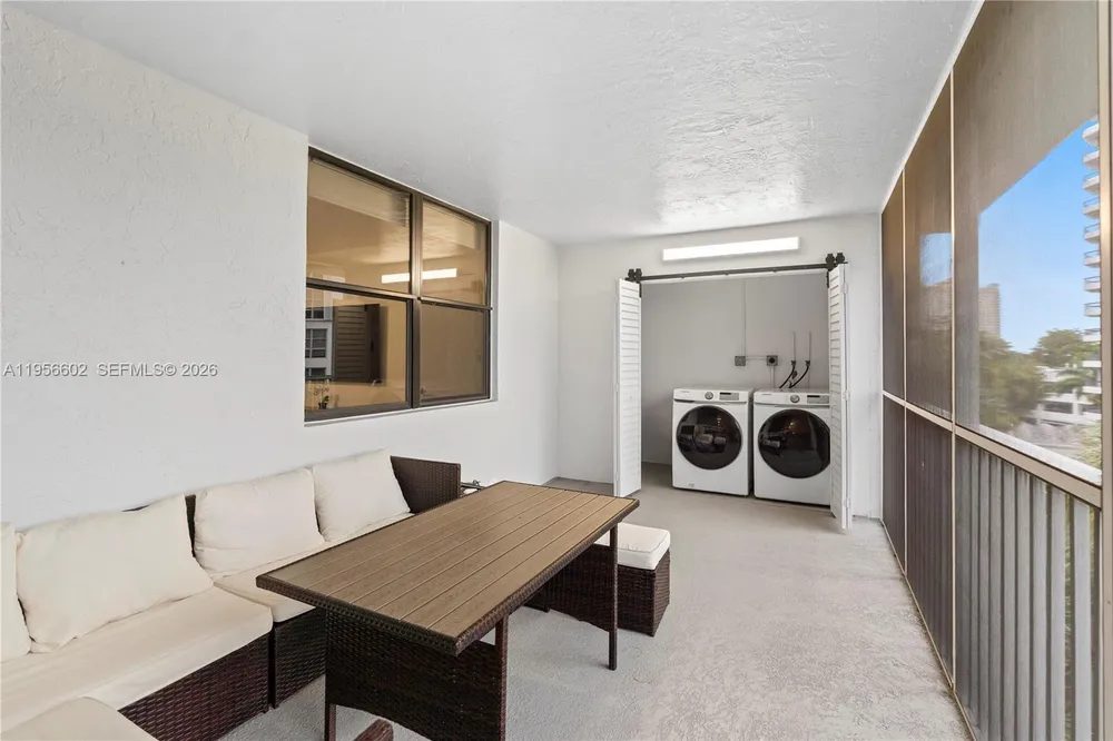 3440 NE 192nd St, Aventura, FL 33180