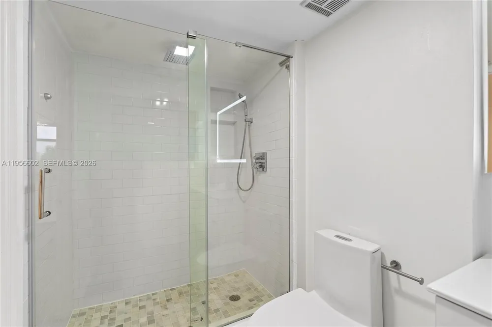 3440 NE 192nd St, Aventura, FL 33180