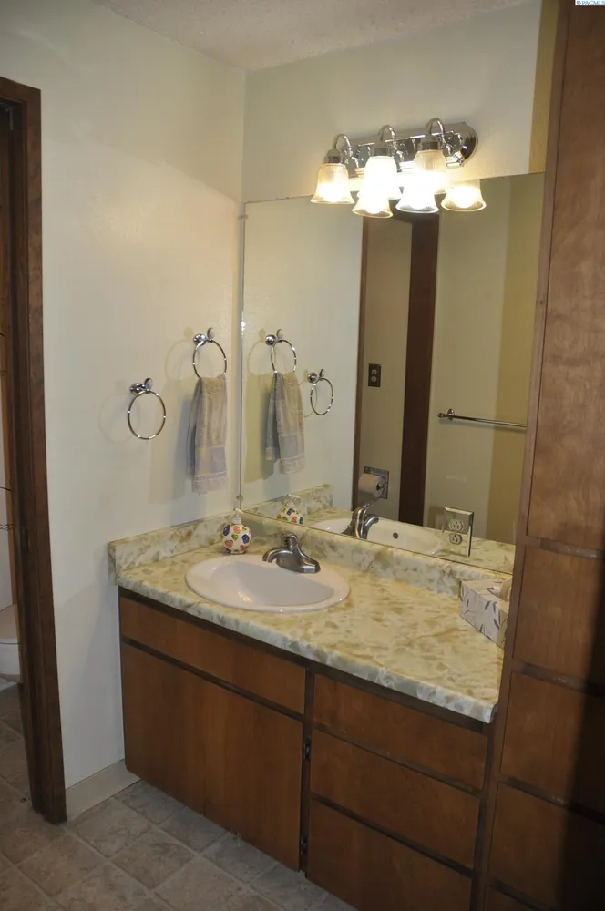405 NW North St, Pullman, WA 99163