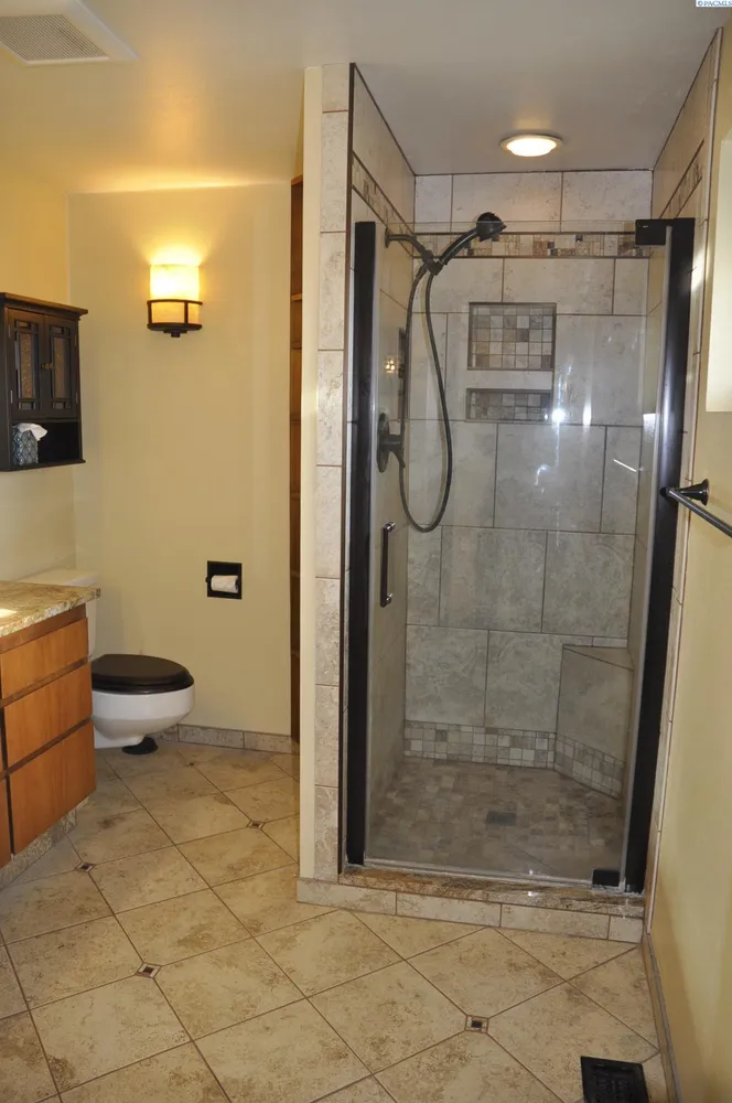 405 NW North St, Pullman, WA 99163