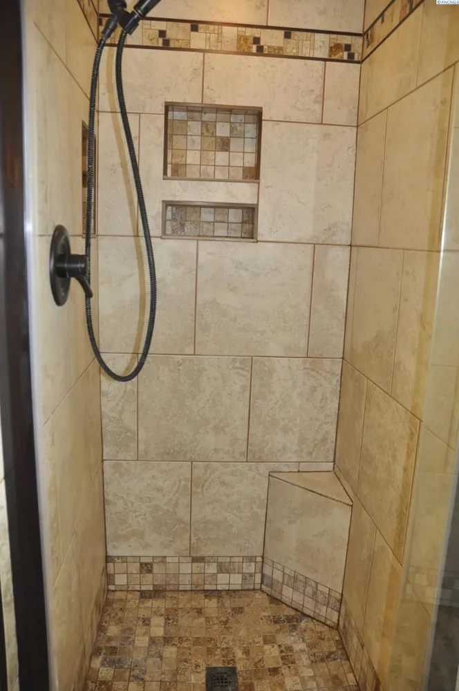 405 NW North St, Pullman, WA 99163