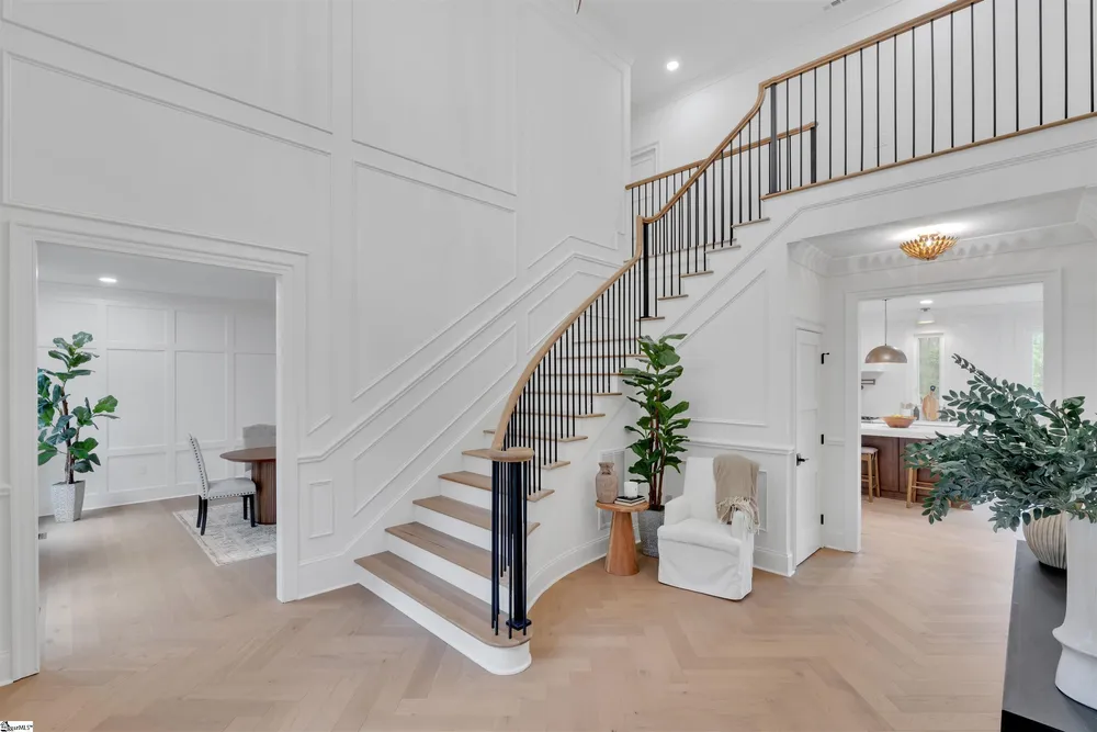 12 Woodvalley Ct, Greenville, SC 29617