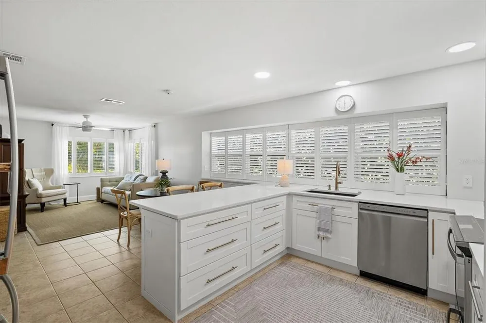 4706 Dundee Dr, Bradenton, FL 34210