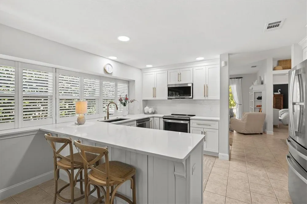 4706 Dundee Dr, Bradenton, FL 34210