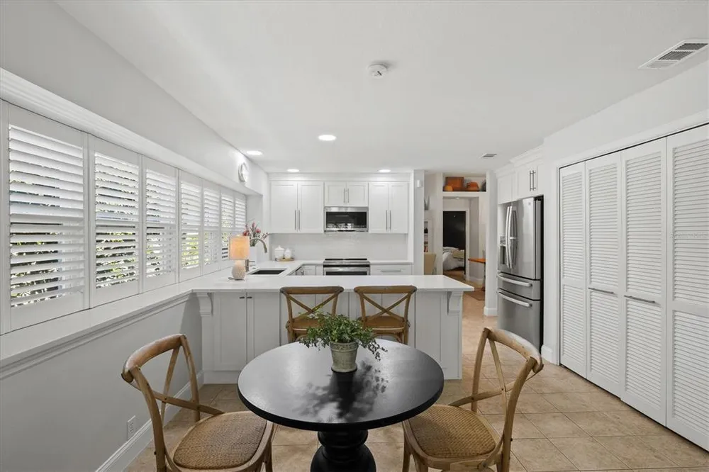 4706 Dundee Dr, Bradenton, FL 34210
