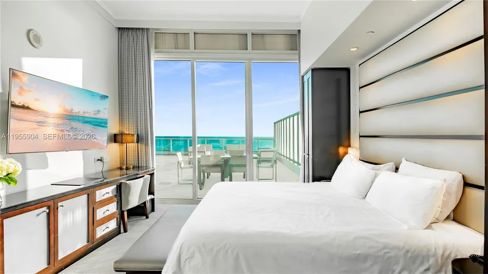4391 Collins Ave, Miami Beach, FL 33140