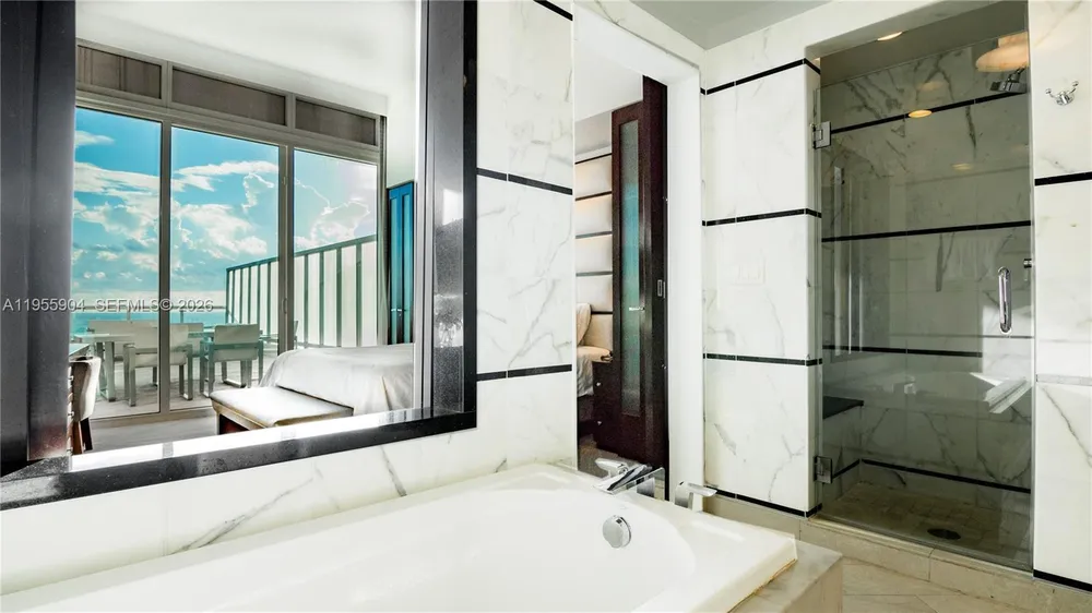 4391 Collins Ave, Miami Beach, FL 33140