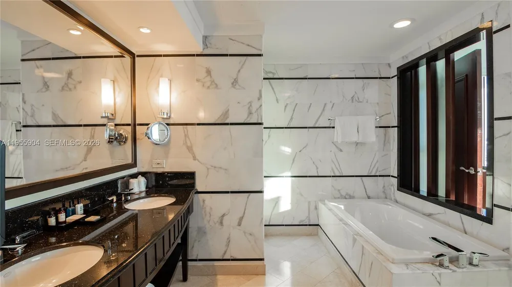 4391 Collins Ave, Miami Beach, FL 33140