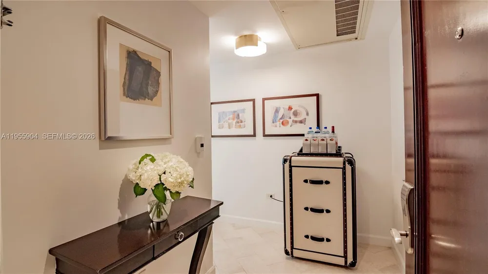 4391 Collins Ave, Miami Beach, FL 33140