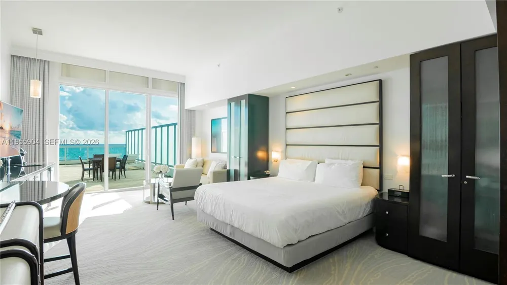 4391 Collins Ave, Miami Beach, FL 33140