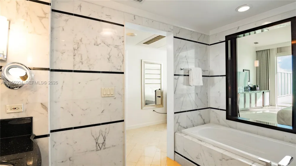 4391 Collins Ave, Miami Beach, FL 33140