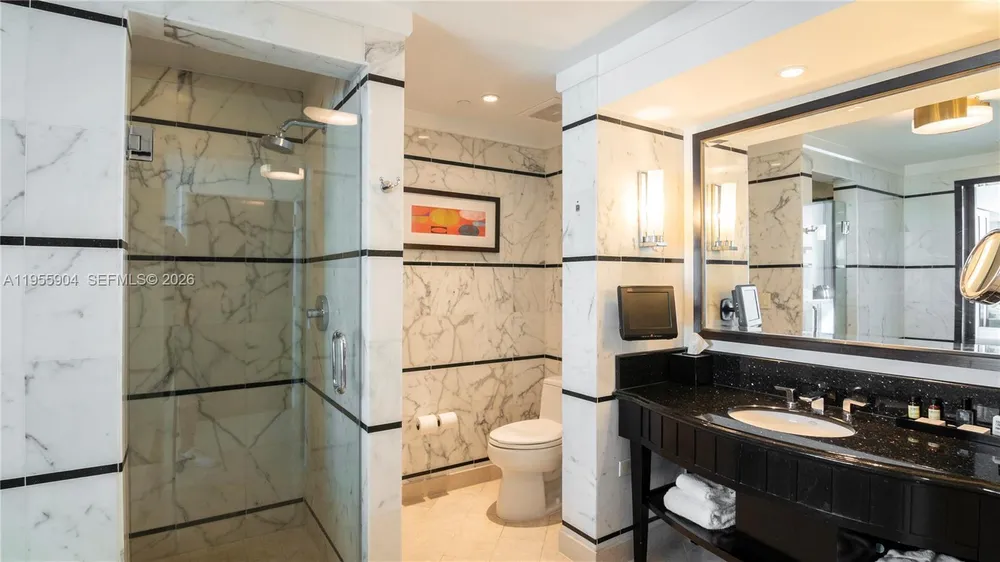 4391 Collins Ave, Miami Beach, FL 33140