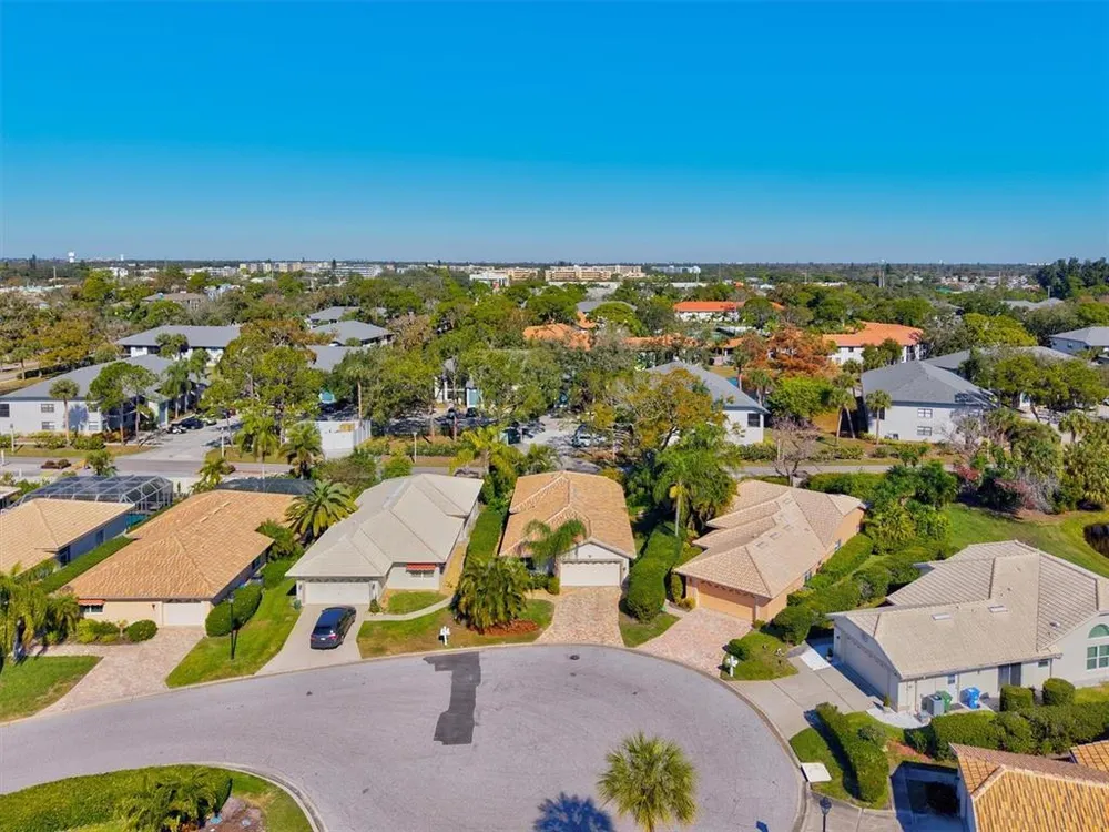 4706 Dundee Dr, Bradenton, FL 34210